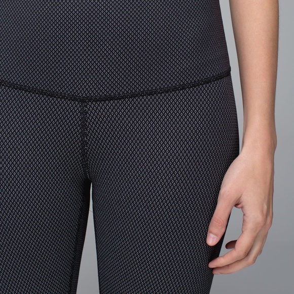 lululemon athletica Pants - Lululemon diamond print luon wunder under pant